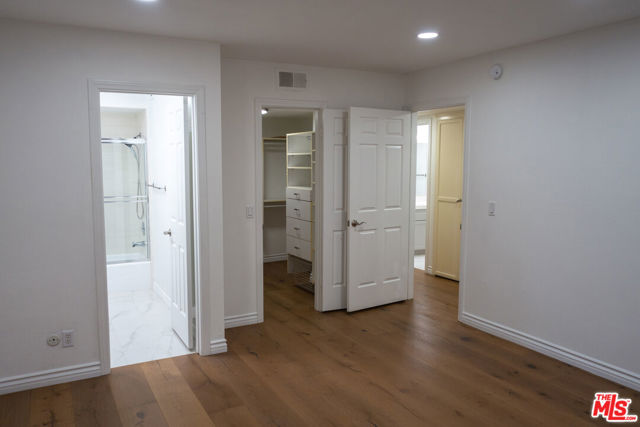 4543 Willis Avenue, 102 photo 8
