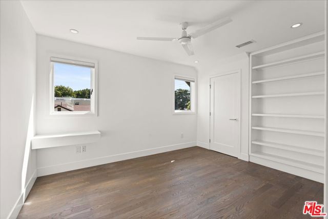 4525 Melbourne Avenue, Los Angeles CA: https://media.crmls.org/mediaz/0213e436-694c-47d5-91e0-08b13a7e1801.jpg