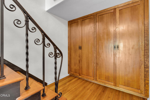 1602 Golf Club Drive, Glendale CA: https://media.crmls.org/mediaz/02144333-cdd5-4ad1-a12f-ef944c655a2a.jpg