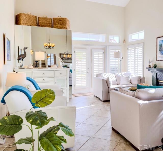 Detail Gallery Image 3 of 21 For 2335 Cartegena Way, Oceanside,  CA 92056 - 2 Beds | 2 Baths