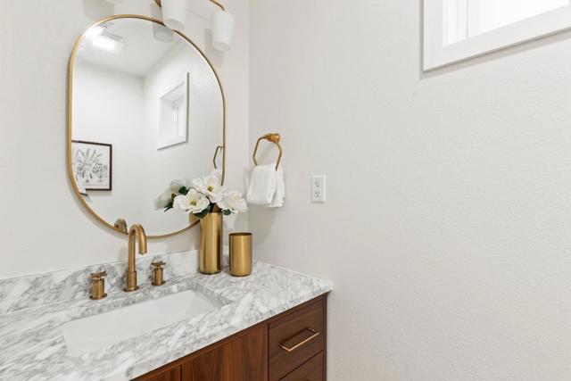 620 Iris Street, Redwood City CA: https://media.crmls.org/mediaz/021586f4-bfeb-4ad6-8a18-d4babc02808d.jpg