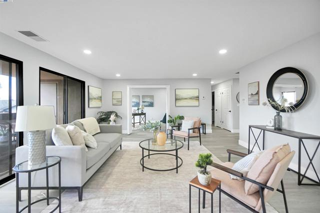 Image 15 of 55 For 26937 Hayward Blvd  217