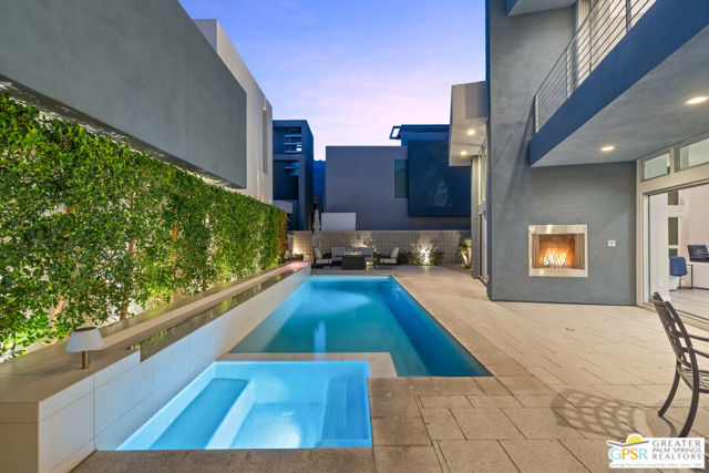 431 Suave Lane, Palm Springs CA: https://media.crmls.org/mediaz/0215cc23-d606-4149-b1f4-ec5dbb90d27f.jpg