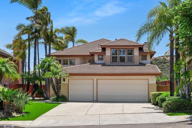 7179 Park Village, San Diego CA: https://media.crmls.org/mediaz/0215cfcb-2920-4586-85ef-055245d7fe63.jpg