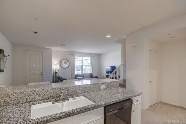 Detail Gallery Image 17 of 60 For 1330 Santa Liza #4,  Chula Vista,  CA 91913 - 4 Beds | 3/1 Baths