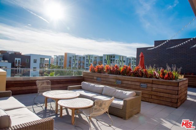 12760 Millennium Drive, Los Angeles CA: https://media.crmls.org/mediaz/02162cfa-b9e7-4ea5-92ab-8e35d3d615a0.jpg