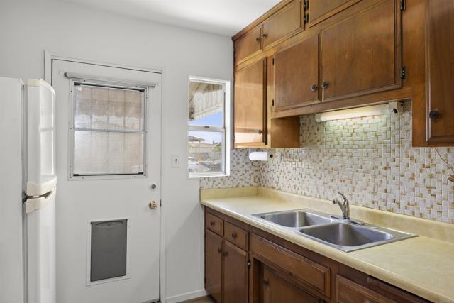 742 Jefferson Avenue, Chula Vista CA: https://media.crmls.org/mediaz/02164900-d4de-43f5-8b8e-d80ac5e2da05.jpg