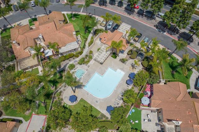 731 Edgewater Dr, Chula Vista CA: https://media.crmls.org/mediaz/0216630f-c60e-4d4f-9091-2ff68d3d22d0.jpg