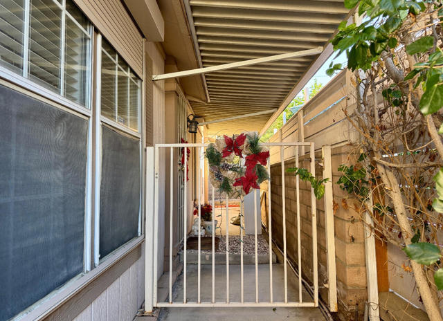 81713 San Cristobal Avenue, Indio CA: https://media.crmls.org/mediaz/02166977-97b3-441f-b090-e51540a247a6.jpg