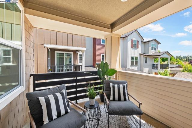 1416 Julia Ln, Concord CA: https://media.crmls.org/mediaz/0216ba88-388c-4e0a-bd3a-4d52d7eaec0f.jpg