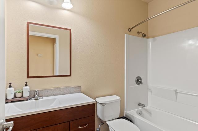 60377 Pueblo Trail, Joshua Tree CA: https://media.crmls.org/mediaz/0216e609-d888-4871-b4d5-9956a2214841.jpg