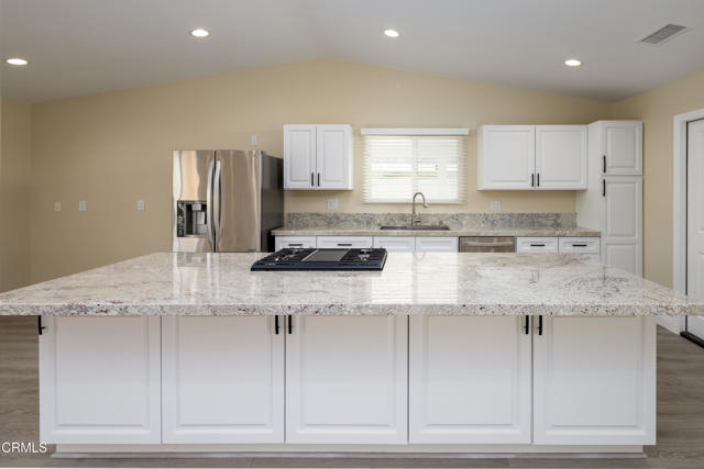 1660 Hobart Drive, Camarillo CA: https://media.crmls.org/mediaz/0217eed0-5b15-46dd-8daf-795ef15d0835.jpg