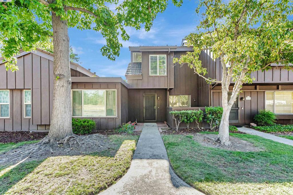 2328 Mossdale Way