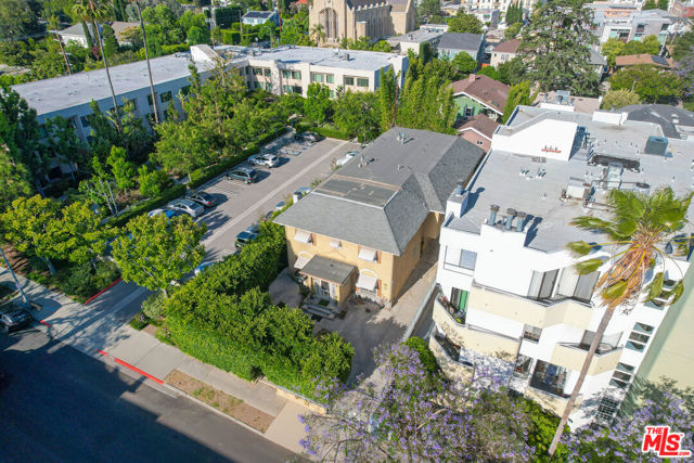 320 Westminster Avenue, Los Angeles CA: https://media.crmls.org/mediaz/02188916-d111-4e49-bb7b-75faf17852ac.jpg