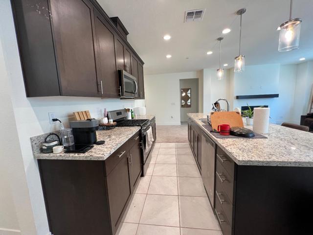 1460 Waterwheel Lane, Hollister CA: https://media.crmls.org/mediaz/0219283f-ff86-4d67-a8cf-359e9ce7c0cb.jpg