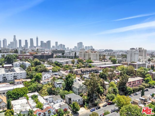 422 S Coronado Street, Los Angeles CA: https://media.crmls.org/mediaz/02196ece-d530-4a8d-88cb-9d9410ea840e.jpg
