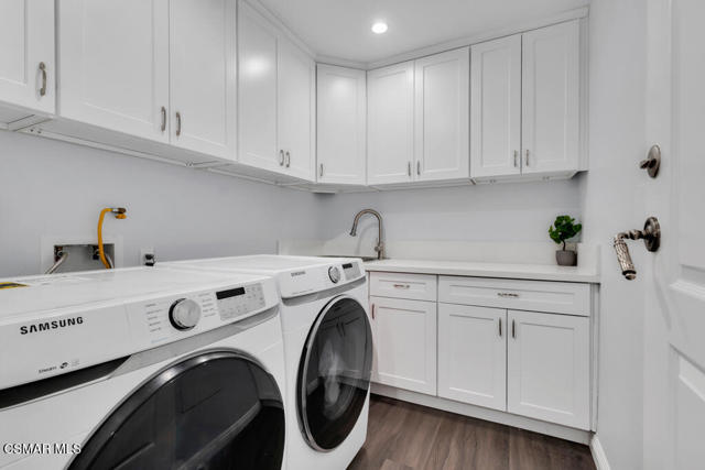 6211 Anastasia Street, Simi Valley CA: https://media.crmls.org/mediaz/0219b707-95b0-4b9c-a724-a3e8143495f0.jpg