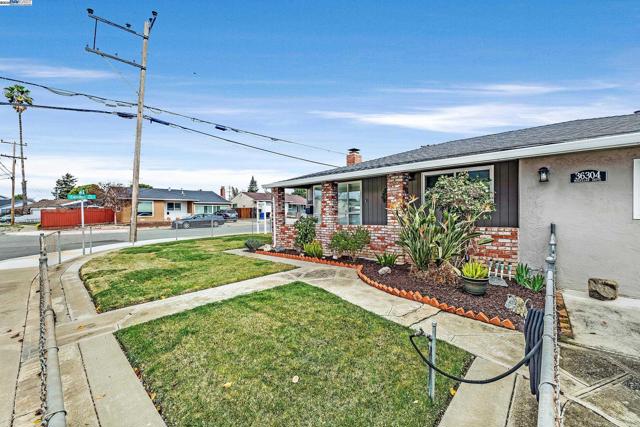 Image 36 of 38 For 36304 Magellan Dr