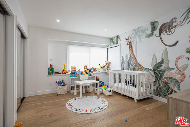 6610 Farralone Avenue, Woodland Hills CA: https://media.crmls.org/mediaz/0219fbcc-89da-48e3-b4d5-f05b66423342.jpg