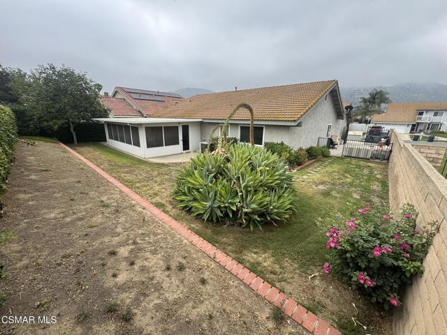 6439 Hazel Circle, Simi Valley CA: https://media.crmls.org/mediaz/021a7bf3-50f0-458d-8340-2e805635c0fb.jpg