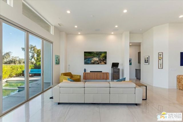 1280 Celadon Street, Palm Springs CA: https://media.crmls.org/mediaz/021a820b-00ab-4503-b3a7-24b2902212f0.jpg