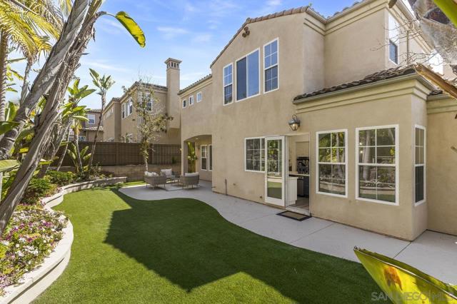 11649 Thistle Hill Pl, San Diego CA: https://media.crmls.org/mediaz/021af2d8-0ac7-4a34-92e0-521270b8c263.jpg
