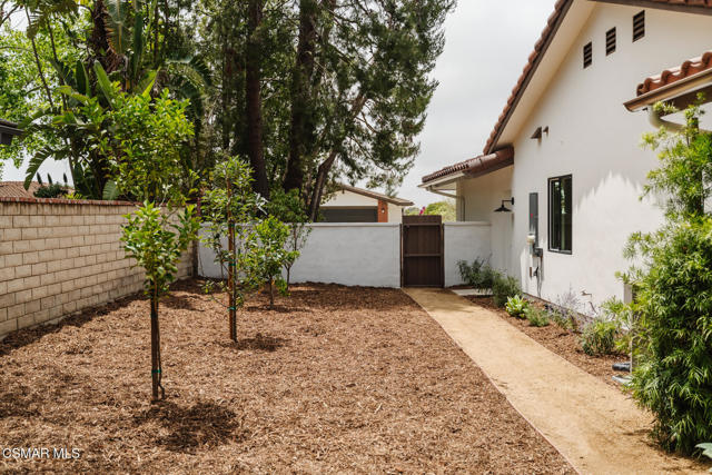 1207 Westridge Drive, Ventura CA: https://media.crmls.org/mediaz/021bdbcb-c56e-47f8-8847-ae056b8078f7.jpg