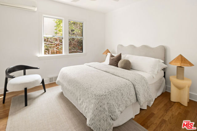 1307 Hauser Boulevard, Los Angeles CA: https://media.crmls.org/mediaz/021bf9d2-92c1-48e6-870d-70a12205baf3.jpg