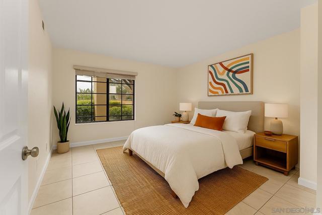 13034 Wimberly Sq, San Diego CA: https://media.crmls.org/mediaz/021d0006-01a4-45f8-a9a2-e95eb0b4ae32.jpg
