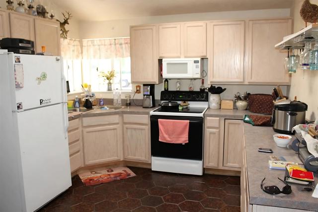Detail Gallery Image 8 of 34 For 13853 Charlann Rd., Valley Center,  CA 92082 - 3 Beds | 1 Baths