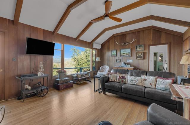 3306 Oak Grove, Julian CA: https://media.crmls.org/mediaz/021d64fd-5780-43c3-b2c2-6252acbb3abc.jpg