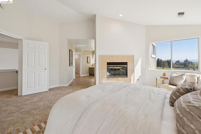 2004 Fries Ct, Martinez CA: https://media.crmls.org/mediaz/021d6f39-377d-44ff-bbe9-313306252553.jpg