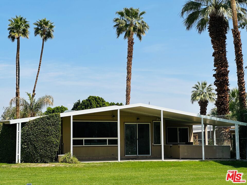 425 S Paseo Laredo
