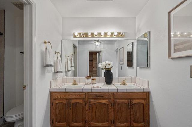 756 Duffin Drive, Hollister CA: https://media.crmls.org/mediaz/021da538-a6d8-467c-afed-4a4d1381cbc9.jpg