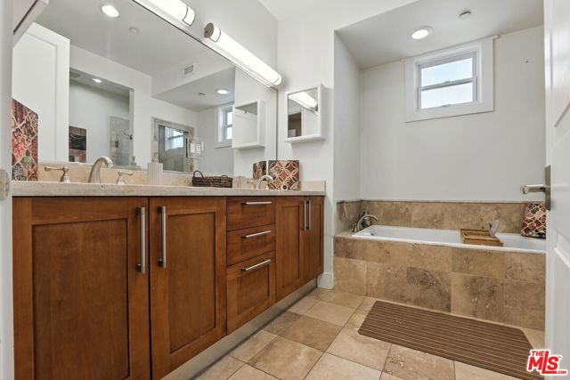 2020 Holly Drive, Los Angeles CA: https://media.crmls.org/mediaz/021e158d-d75a-4637-a8b1-876d24b8e4b6.jpg
