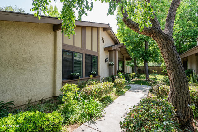 1103 Catlin Street, Simi Valley CA: https://media.crmls.org/mediaz/021eee25-d251-478e-bb11-5f0f6bc56a2a.jpg
