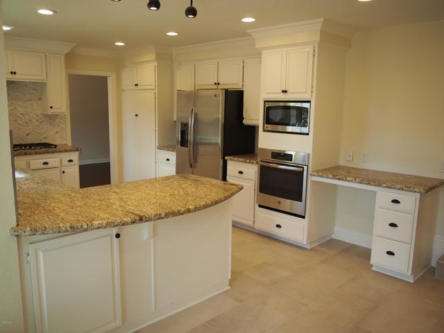 211 Windtree Avenue, Thousand Oaks CA: https://media.crmls.org/mediaz/021eff0d-b901-4167-84e7-7fbfb132ad2b.jpg