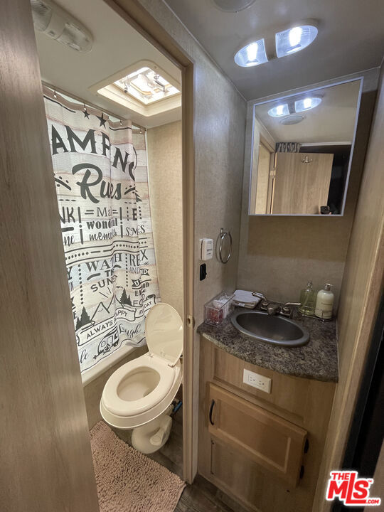 8144 Jefferson Street, Mojave CA: https://media.crmls.org/mediaz/021f6328-451b-4f40-be92-e042b79b485d.jpg