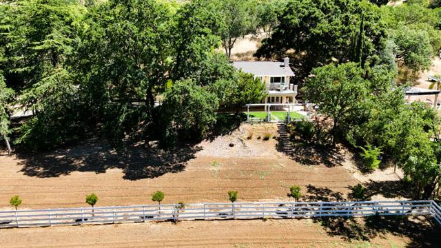 13700 Sycamore Drive, Morgan Hill CA: https://media.crmls.org/mediaz/021fc512-14cf-46bd-bec8-12e52122ef88.jpg