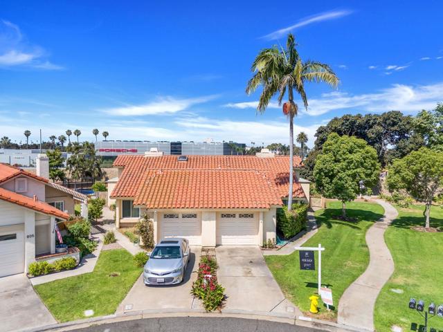 801 Caminito Azul, Carlsbad CA: https://media.crmls.org/mediaz/021feb50-592c-4779-9ad7-92bf2a5f11cb.jpg