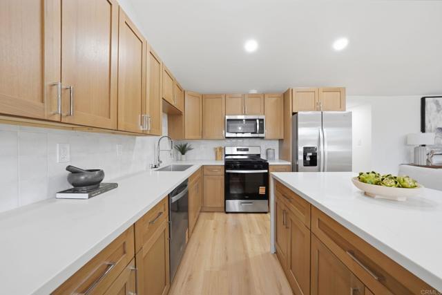 Detail Gallery Image 9 of 43 For 3625 Peach Blossom St, National City,  CA 91950 - 5 Beds | 3 Baths