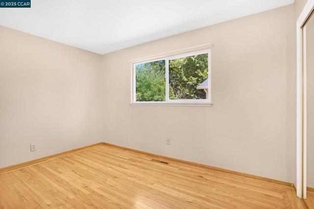 1801 Whitman Rd, Concord CA: https://media.crmls.org/mediaz/022115e4-af6f-4873-b567-8b2cdb14825b.jpg