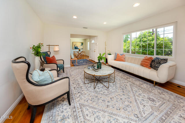 2767 Brookhill Street, La Crescenta CA: https://media.crmls.org/mediaz/02214334-0086-4770-b8ff-339df937bd2e.jpg