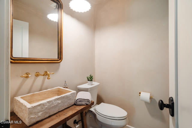 1207 Westridge Drive, Ventura CA: https://media.crmls.org/mediaz/02215802-1ace-4f58-9ceb-2f8b73369b80.jpg