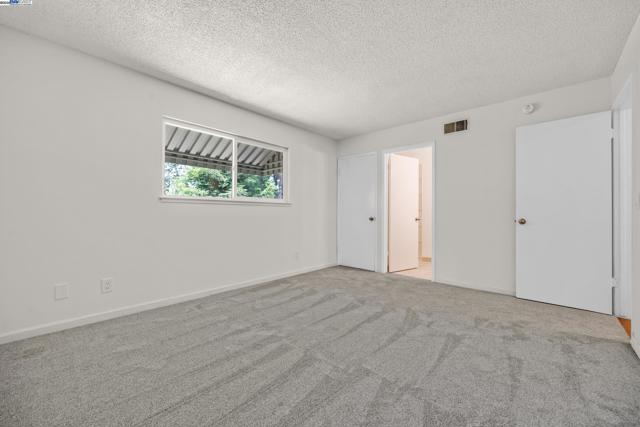 677 Wall St, Livermore CA: https://media.crmls.org/mediaz/0221d3ff-1dbf-4dec-9d9c-b5554ea93a26.jpg