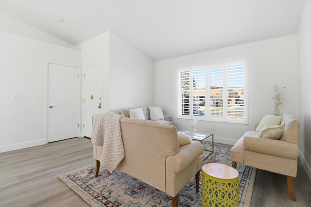 Image 4 of 30 For 6953 Foxtail Dr