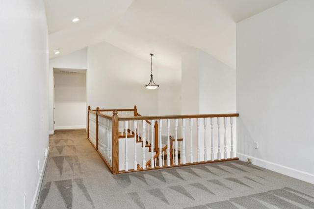 321 Eagle Trace Drive, Half Moon Bay CA: https://media.crmls.org/mediaz/02239efb-d338-4376-88f1-7bdca37459eb.jpg