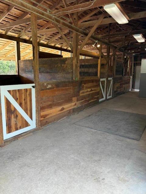 252 Raymundo Drive, Woodside CA: https://media.crmls.org/mediaz/022423f6-234f-4594-a5b8-cdcc8c8c464a.jpg