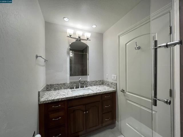 2562 Walnut Blvd, Walnut Creek CA: https://media.crmls.org/mediaz/02251656-2cac-4f7e-ae96-43764b49cc52.jpg