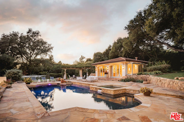 840 Ivy Lane, Montecito CA: https://media.crmls.org/mediaz/02262684-590d-4f5f-8705-9deee5d6df52.jpg